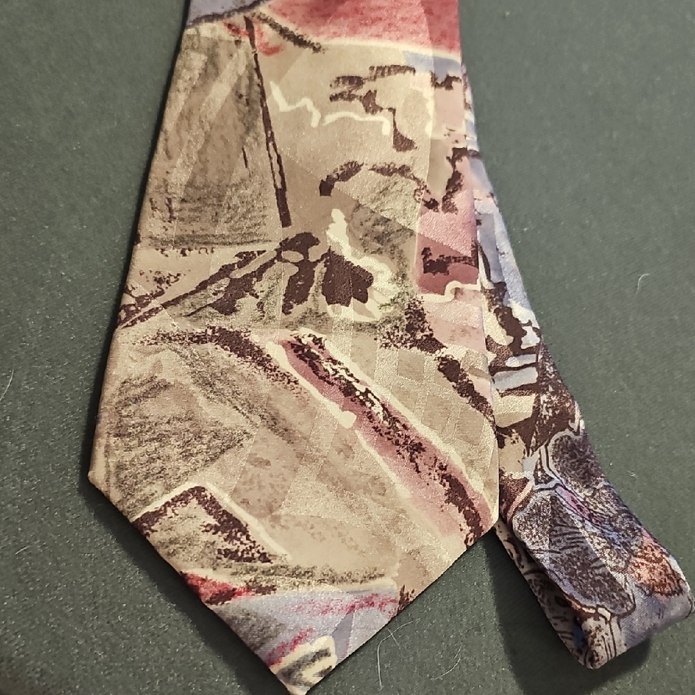 Silk-Blend Abstract Pattern Men's Tie in Mauve‎ and Taupe. Great Condition.